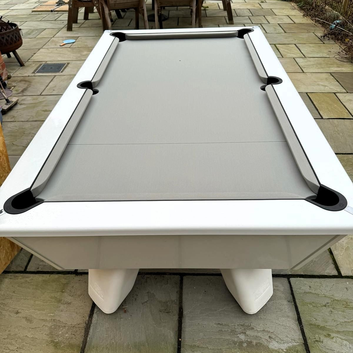 Cry Wolf Slate Bed Outdoor Pool Table - White - 6ft & 7ft