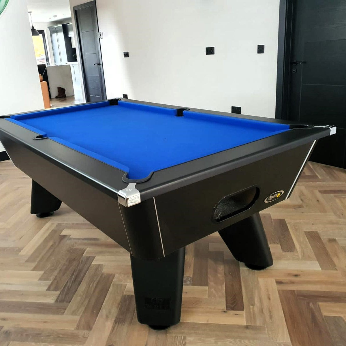 Cry Wolf Slate Bed Indoor Pool Table - Black